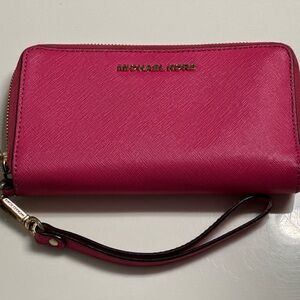 Michael Kors Fuchsia Wristlet